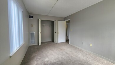 66 Beach Point Pl, Unit 402 in Boston, MA - Building Photo - Building Photo
