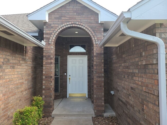 1717 SW 33RD St in Moore, OK - Building Photo - Building Photo