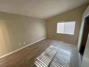 7782 Cartilla Ave in Fontana, CA - Foto de edificio - Building Photo