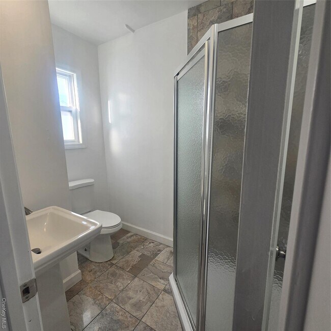 182-19 147th Ave in Queens, NY - Foto de edificio - Building Photo