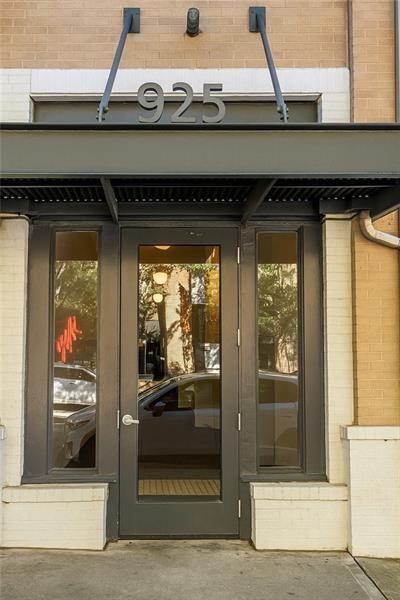 property at 925 Garrett St