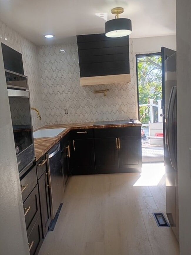 property at 815 E Jefferson St