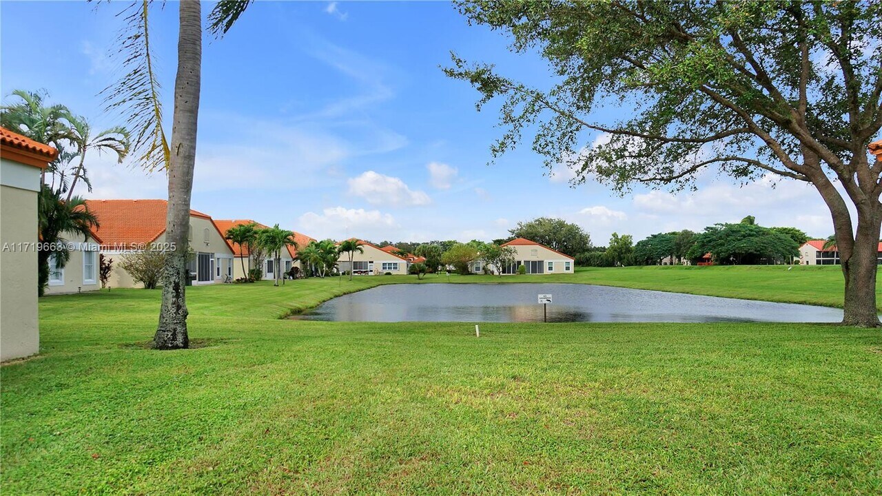 15402 Summer Lake Dr in Delray Beach, FL - Building Photo