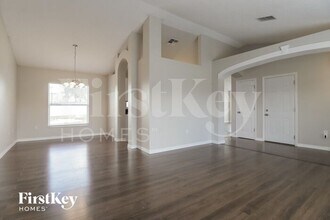 2800 Fifer Dr in Deltona, FL - Foto de edificio - Building Photo