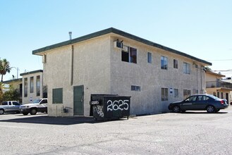 2625 Van Patten St in Las Vegas, NV - Building Photo - Building Photo