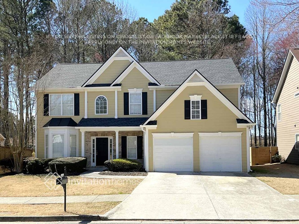 3021 Cooper Woods Dr in Loganville, GA - Building Photo