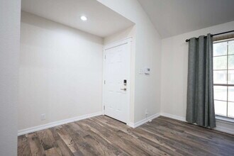 8605 Wood Peak in San Antonio, TX - Building Photo - Building Photo