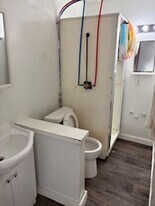 5050 Texas St in Waterloo, IA - Building Photo