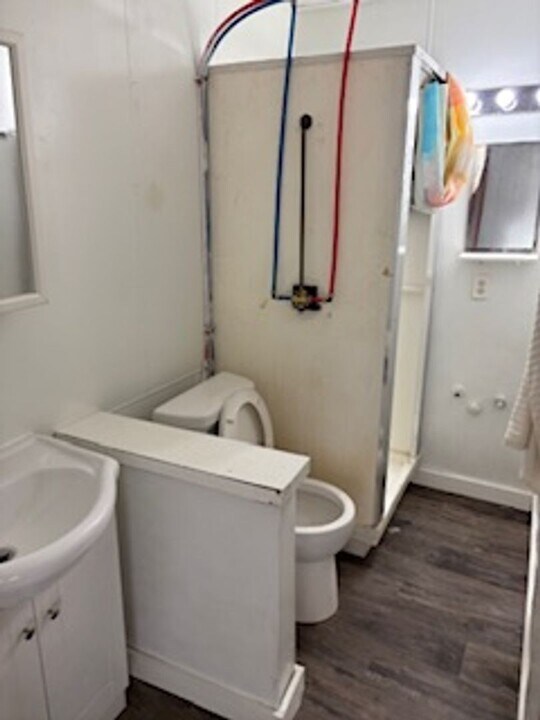 5050 Texas St in Waterloo, IA - Building Photo