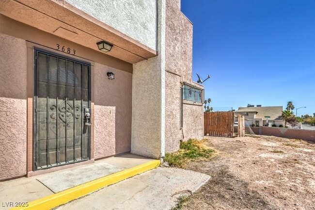 3683 Villa Knolls E Dr in Las Vegas, NV - Building Photo - Building Photo