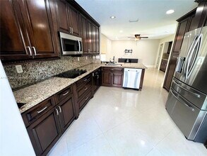 3381 SW 51st St in Fort Lauderdale, FL - Building Photo - Building Photo