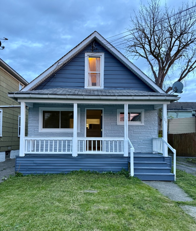 109 6th Ave