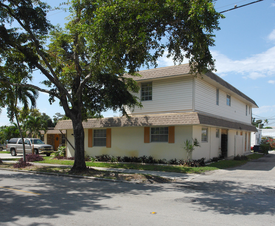 1901 Pierce St in Hollywood, FL - Building Photo