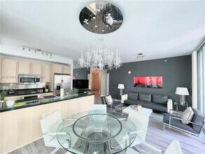 79 SW 12th St, Unit 1006-S in Miami, FL - Building Photo - Building Photo