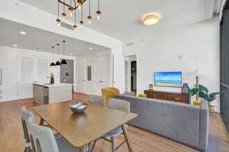 1220 17th St, Unit SI FL5-ID1504076P in Miami Beach, FL - Foto de edificio - Building Photo