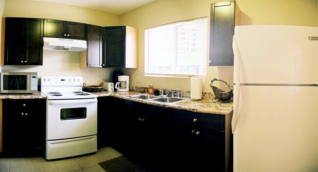 2214 Aloha Dr, Unit Aloha Drive unit #1 in Honolulu, HI - Foto de edificio - Building Photo