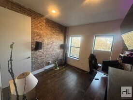 BEDFORD AVENUE / Classic Crown Heights 2-Bed 1-Bath / Great Location in Brooklyn, NY - Building Photo
