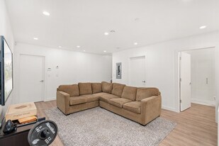 641 W 21st Ave in Vancouver, BC - Building Photo