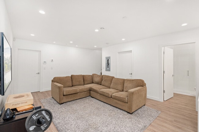 641 W 21st Ave, Unit SI ID1524695P
