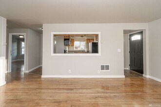 1003 W Columbia Ave in Moses Lake, WA - Building Photo - Building Photo