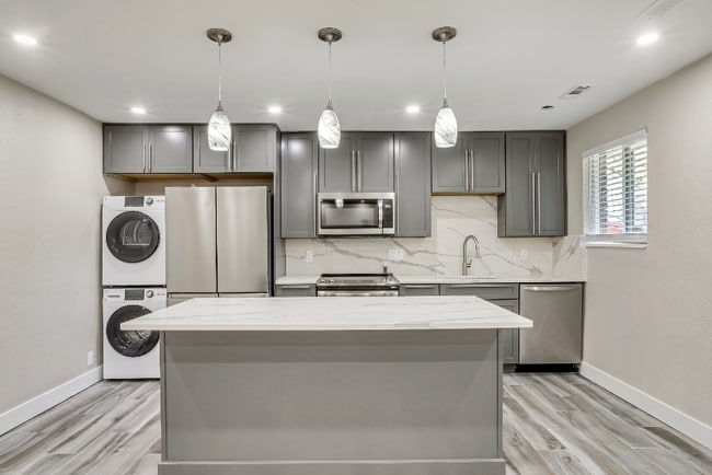 4371 S Fairbourne Ave in Murray, UT - Building Photo - Building Photo