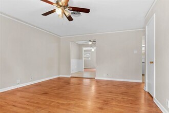 5229 Ira St in Haltom City, TX - Foto de edificio - Building Photo