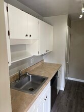 12231 SE 59th St, Unit #88 in Bellevue, WA - Foto de edificio - Building Photo