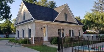 7718 Shreve Rd in Falls Church, VA - Building Photo