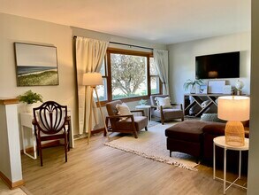 4202 Lake St in Burlington, WI - Building Photo - Building Photo