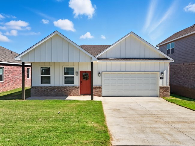 Flyway Crossings in Tulsa, OK - Building Photo