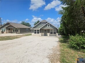 905 Roadrunner Spur in Canyon Lake, TX - Building Photo - Building Photo