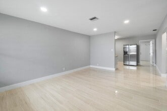 3048 N Dixie Hwy in Boca Raton, FL - Building Photo - Building Photo