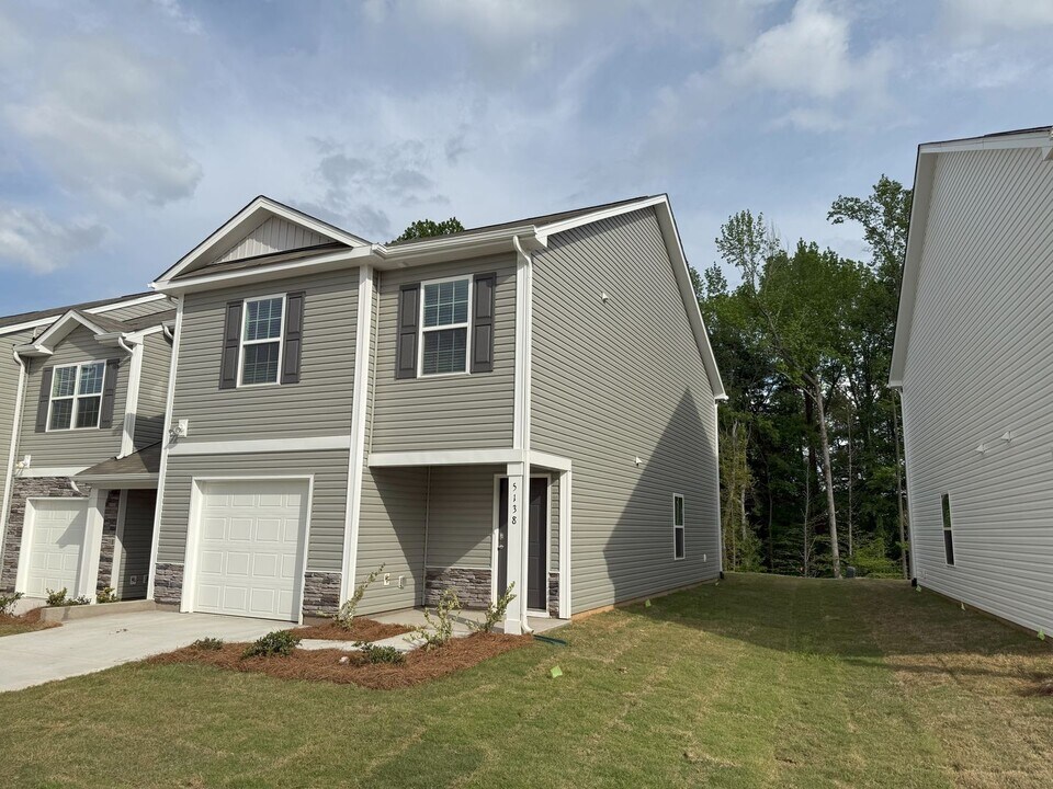 5138 Hyrule Dr in Charlotte, NC - Building Photo
