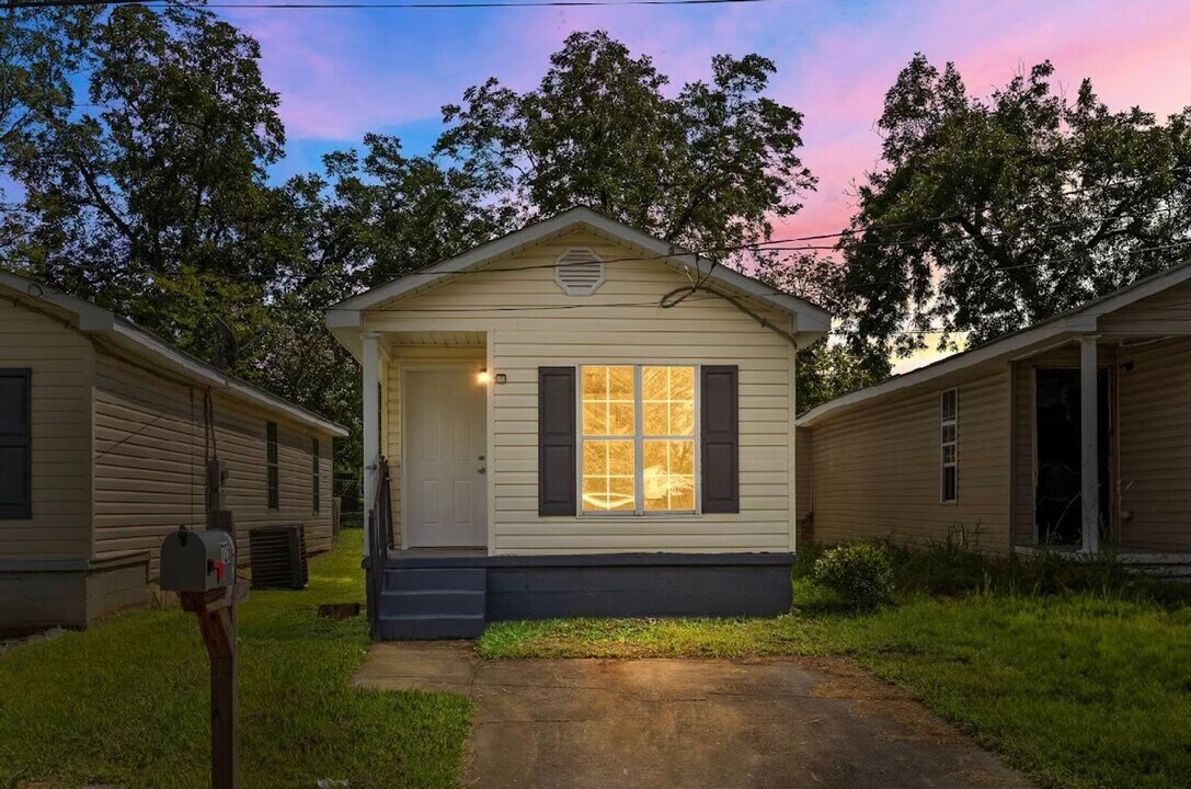 725 3rd Ave N in Bessemer, AL - Foto de edificio