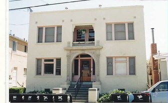 Rosewood Apartments in San Pedro, CA - Building Photo