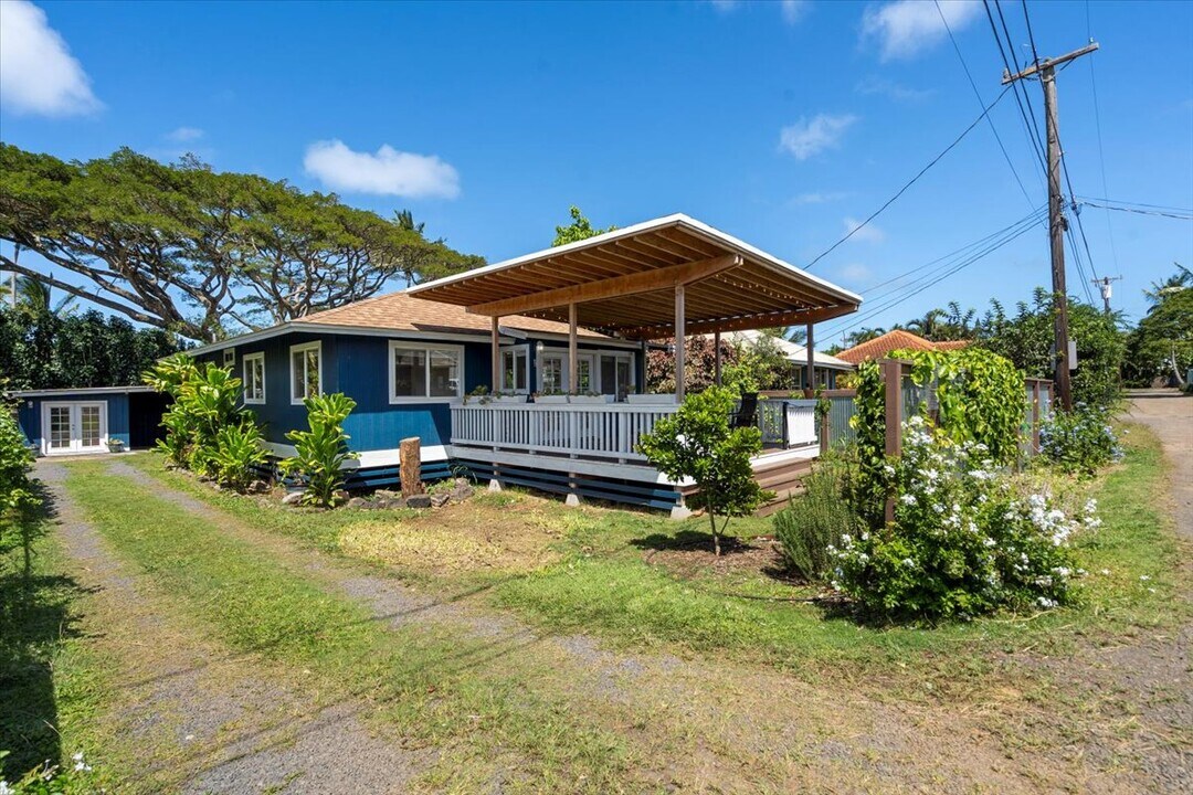 36 Pokoa Pl in Haiku-Pauwela, HI - Building Photo