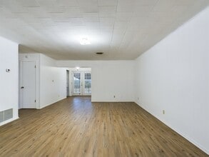 100 NW Hills Dr in Fredericksburg, TX - Building Photo - Building Photo