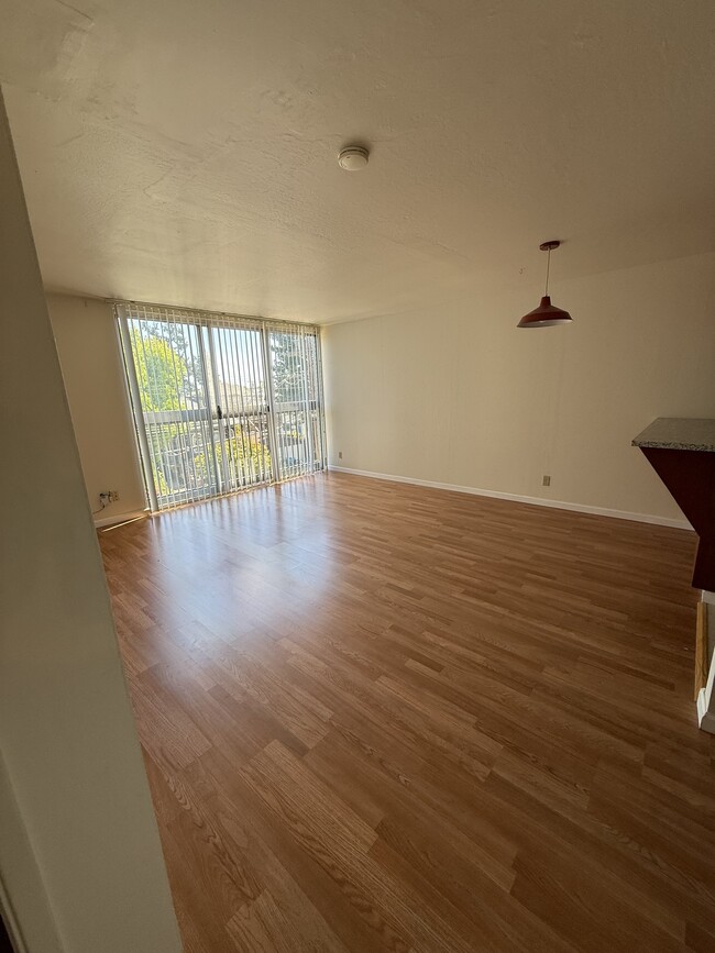 2211 Carleton St in Berkeley, CA - Building Photo - Building Photo