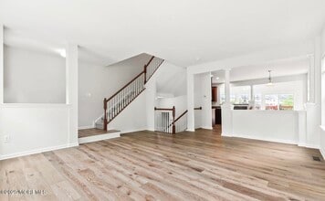 62 Pate Dr in Middletown, NJ - Building Photo - Building Photo