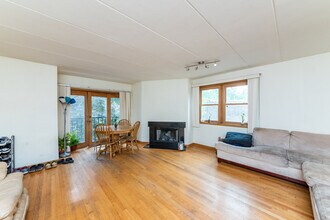 812 S Miller St-Unit -2S in Chicago, IL - Building Photo - Building Photo