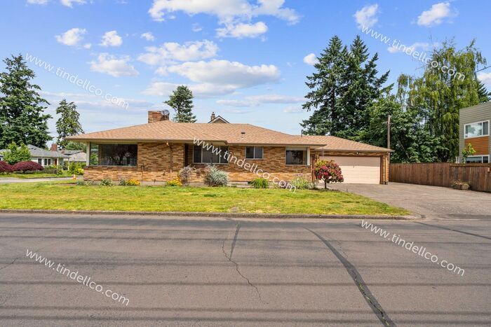 2329 N Bryant St in Portland, OR - Building Photo