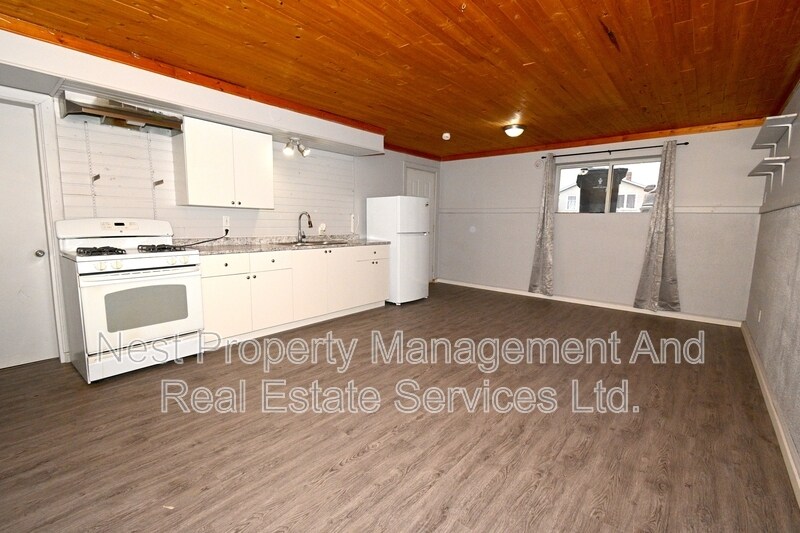 1863 Juniper St in Prince George, BC - Building Photo