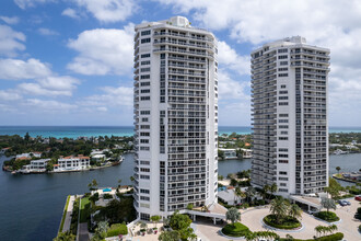 Tower 2 in Miami, FL - Foto de edificio - Building Photo