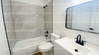 428 N Oak St in Jacksonville, AR - Building Photo - Building Photo