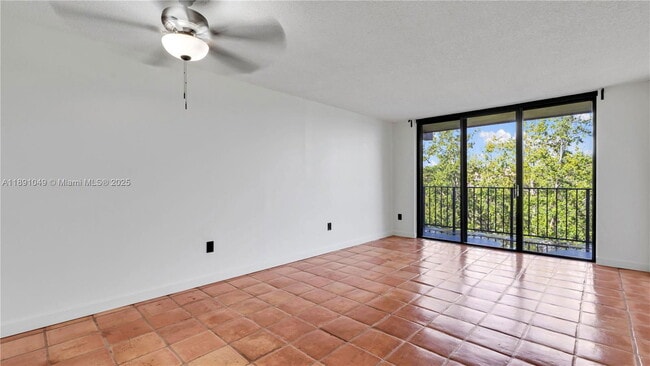 13000 SW 92nd Ave in Miami, FL - Building Photo - Building Photo