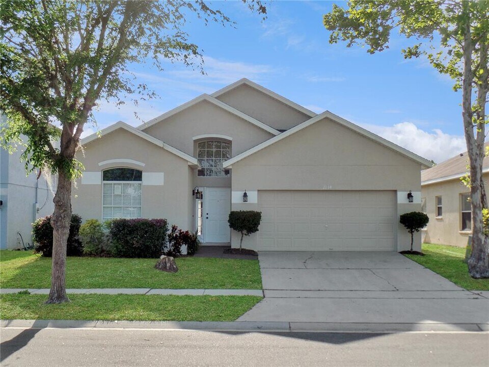 2134 Shadow Creek Dr in Kissimmee, FL - Building Photo