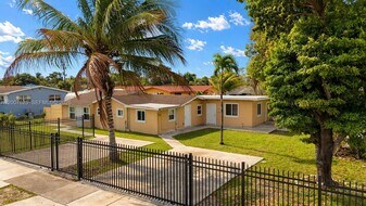 1124 NW 100th Terrace in Miami, FL - Building Photo