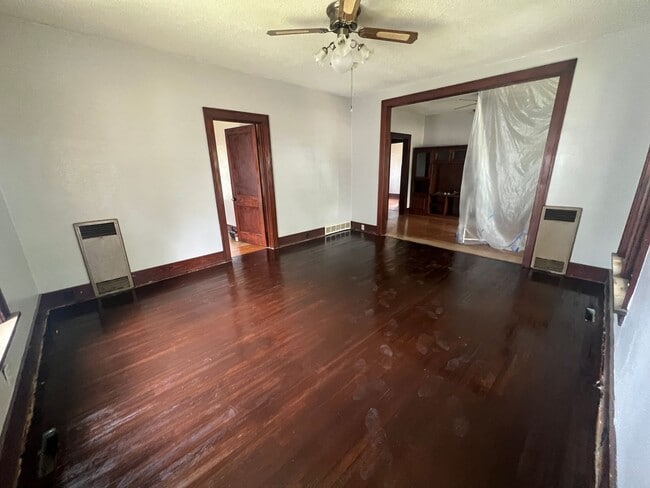 414 W 11th Ave in Mitchell, SD - Building Photo - Building Photo