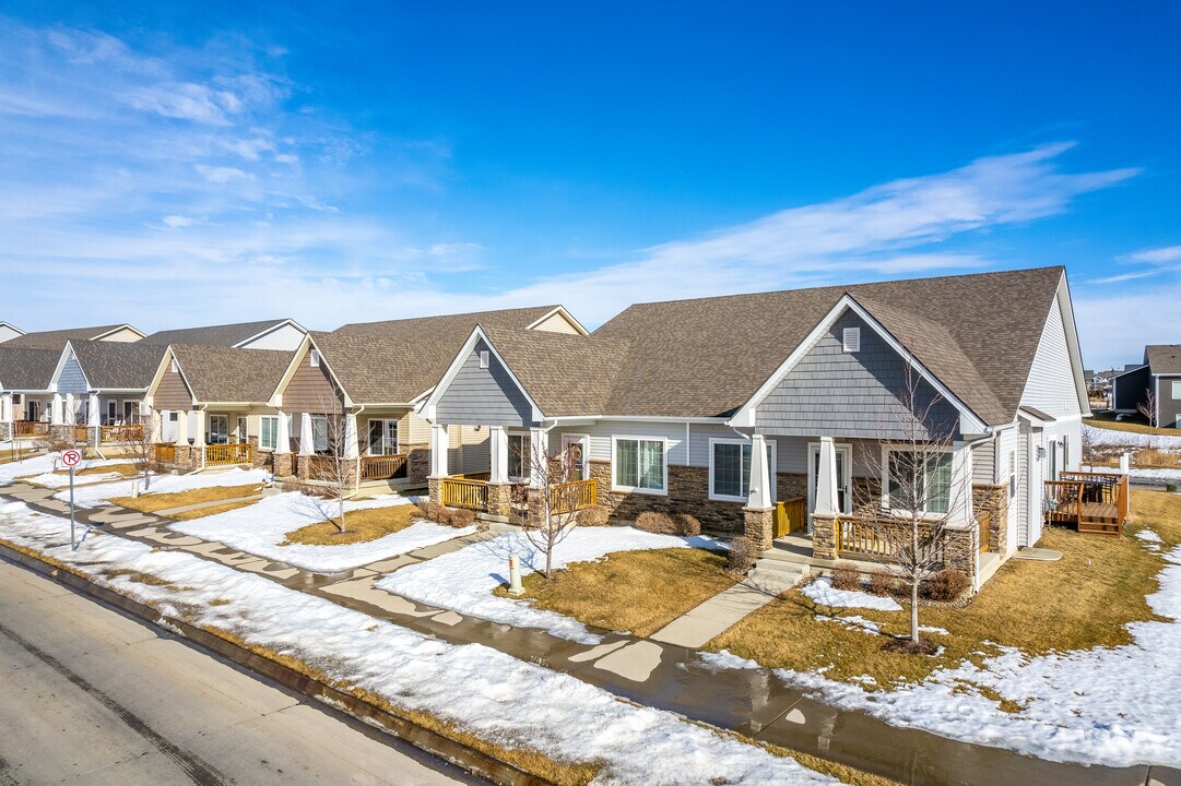 1805-1925 S Warrior Ln in Waukee, IA - Building Photo