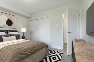 45 Charlton Ave W in Hamilton, ON - Building Photo - Building Photo